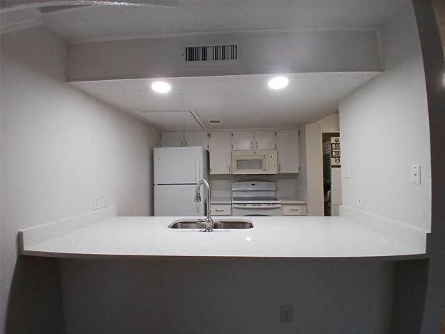 Foto del edificio - 4640 Country Creek Dr