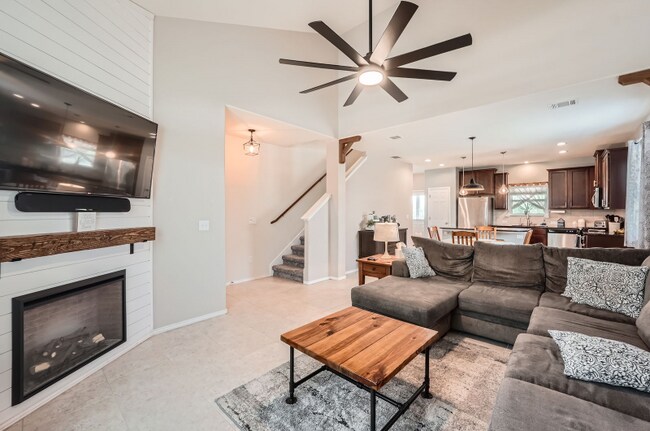 Foto del edificio - 220 Pebble Creek Ln