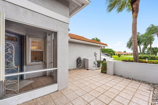 Foto del edificio - 8084 Summer Shores Dr