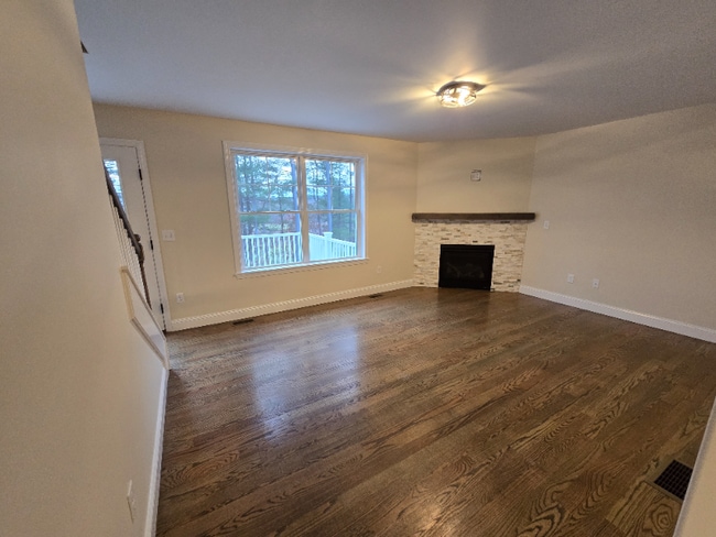 Building Photo - 6 Dutch Dr