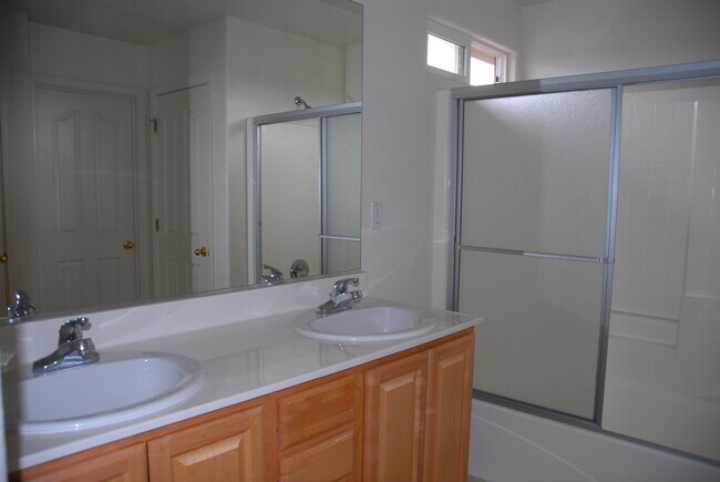 Building Photo - 5612 Rayanna Dr