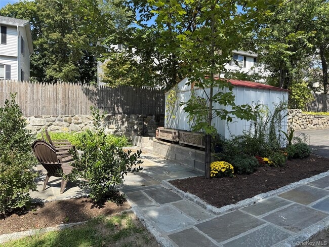 Building Photo - 5 Wood Ct