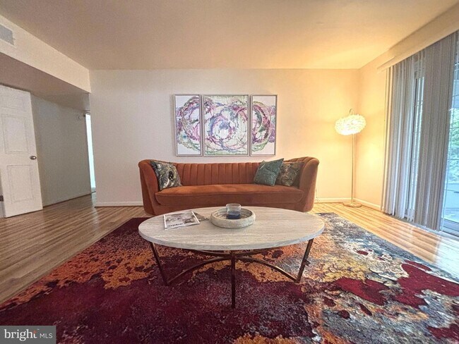 Foto del edificio - 428 Montemar Ave