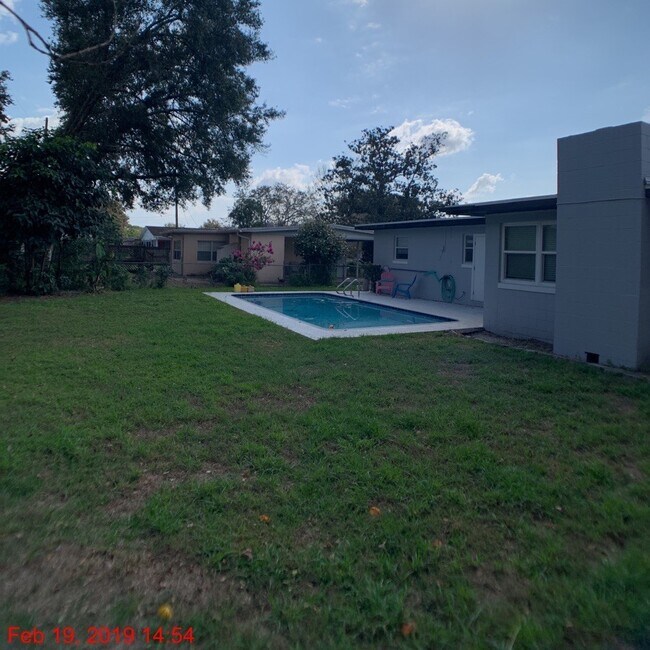 Foto del edificio - Charming 3 Bedroom 1.5 Bathroom POOL Home in Orlando!!