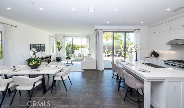 Building Photo - 172 Bellini