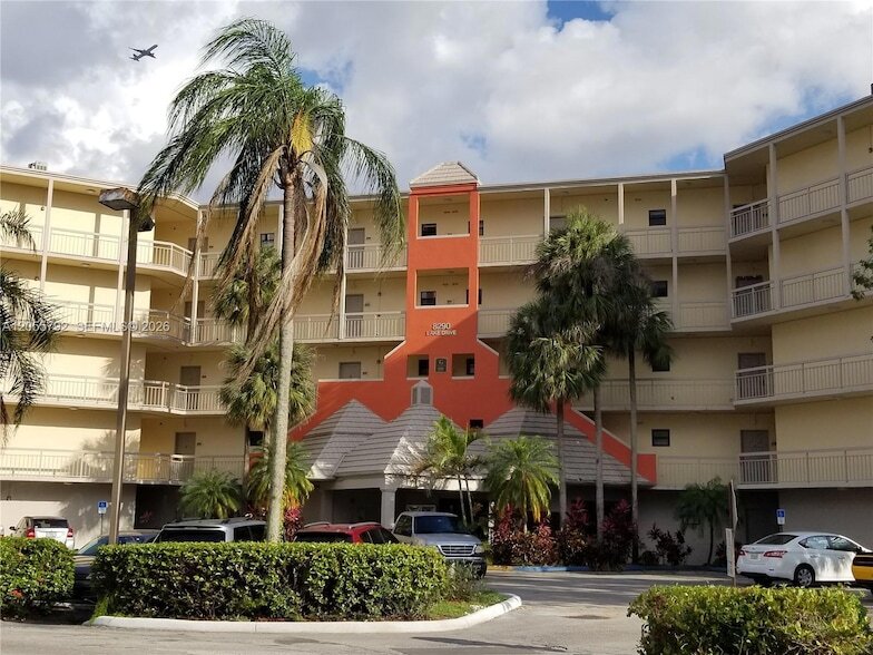 Photo - 8290 Lake Dr Unit 440