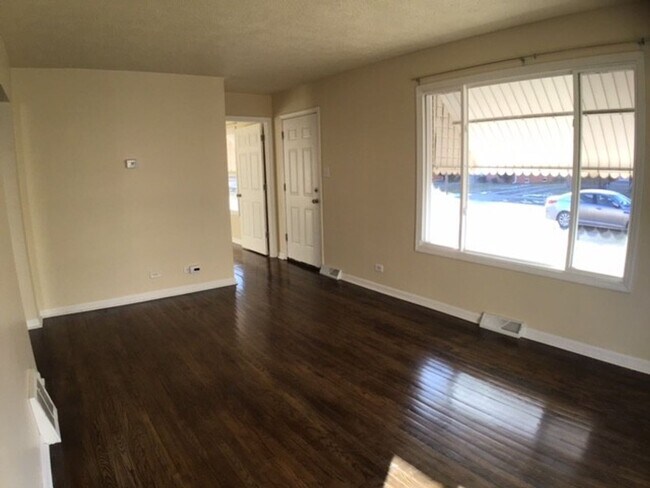 Foto del edificio - Beautiful 4 bedroom house in great Dolton ...