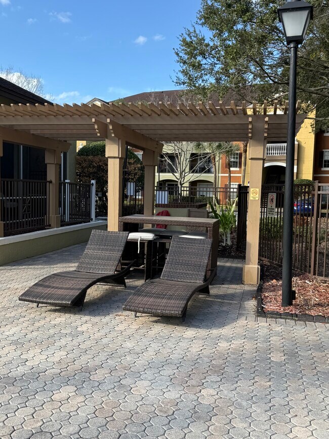 Foto del edificio - 712 Crest Pines Dr