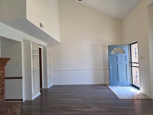 Foto del edificio - 6244 Kirby Downs Dr