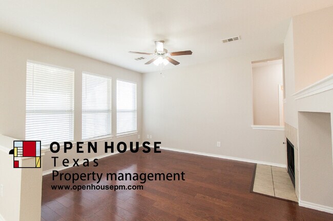 Foto del edificio - 310 Admiral Dr, Wylie