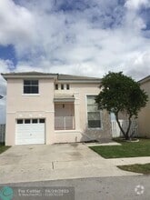 Building Photo - 6723 Bayfront Dr