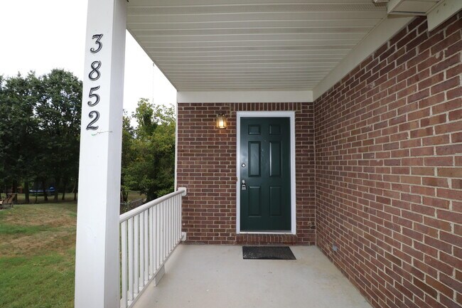 Foto del edificio - 3852 Sugar Creek Dr