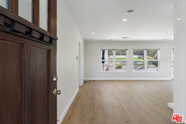 Foto del edificio - 828 McCarthy Ct