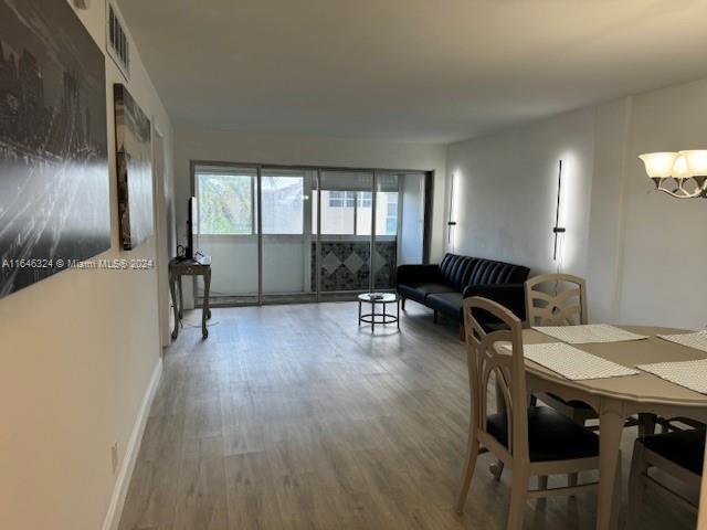 Foto principal - 1333 E Hallandale Beach Blvd