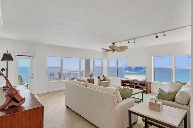 Building Photo - 601 Longboat Club Rd