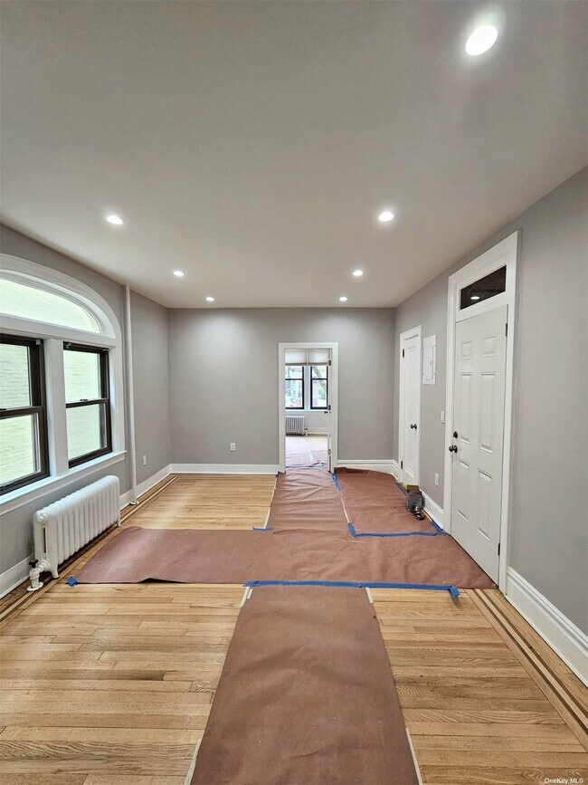 Building Photo - 21-14 43rd St