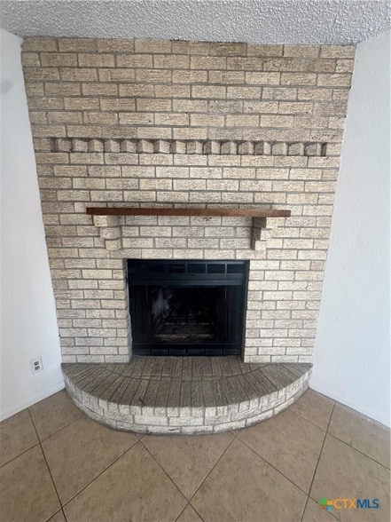 Building Photo - 213 Versailles St