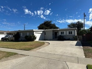 Building Photo - 1544 W Olive Ave