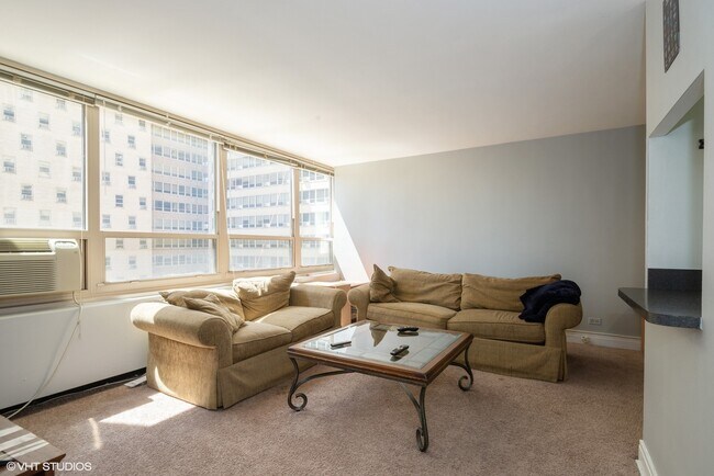 Building Photo - 3950 N Lake Shore Dr