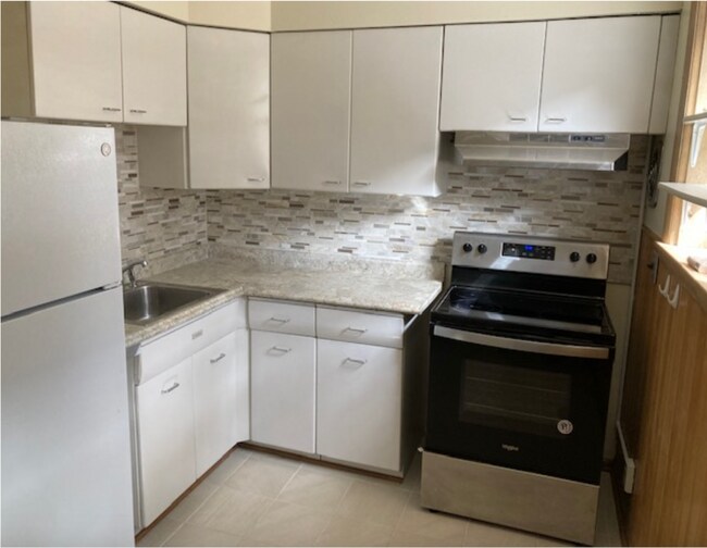 Foto del edificio - 526 N 121st St