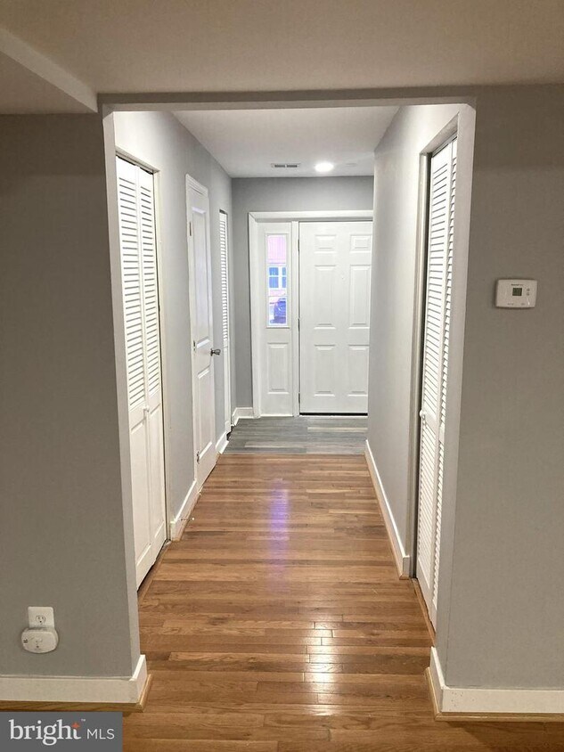 Foto principal - 9969 Campus Way S