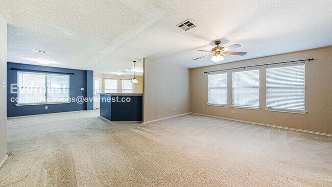 Foto del edificio - 109 Covey Ln