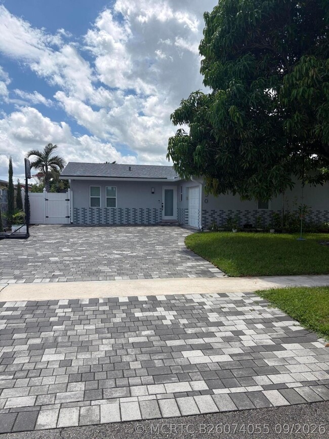 Building Photo - 8250 SW 8th Ct
