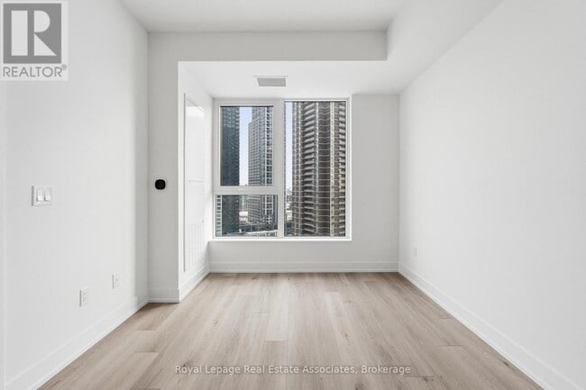 Building Photo - 60 Central Park Roadway