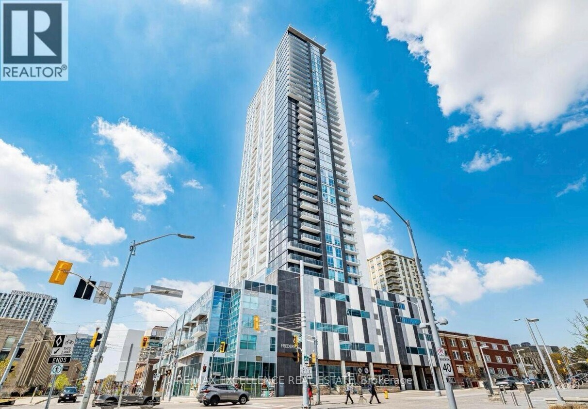 Photo principale - 60-2060 Frederick St