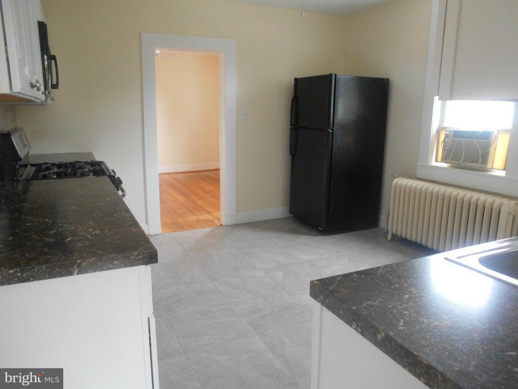 Primary Photo - 3202 White Ave