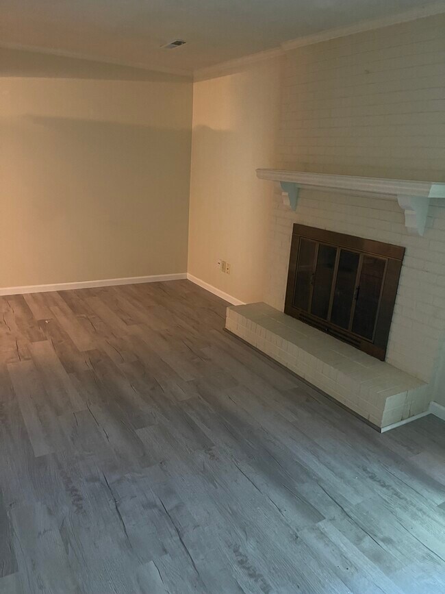 Foto del edificio - 3140 Burke Mill Ct