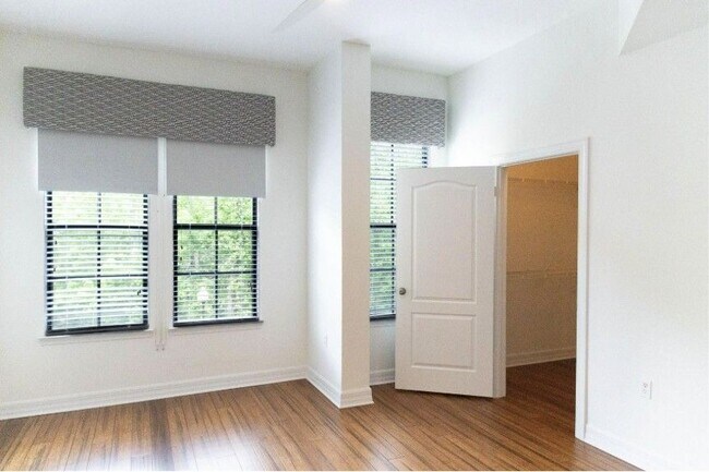 Foto del edificio - 501 Mirasol Cir