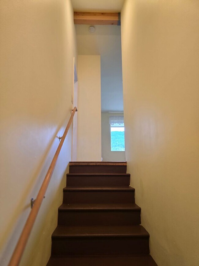 Building Photo - Charming Apartment in Sequim
