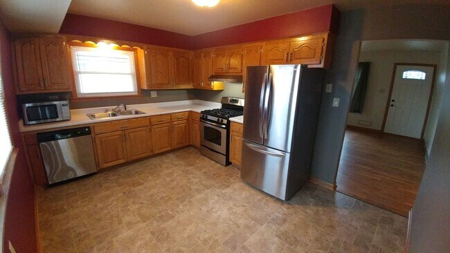 Foto del edificio - Charming 3-Bed Home with Private Yard – Gr...