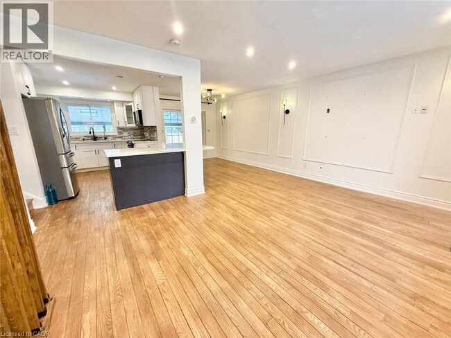 Building Photo - 12 Foster Crescent