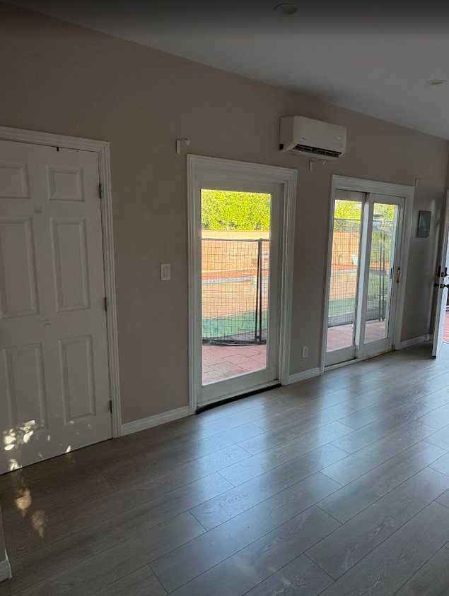 Foto principal - 16143 Kittridge St