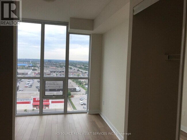 Building Photo - 3975-3975 Grand Park Dr