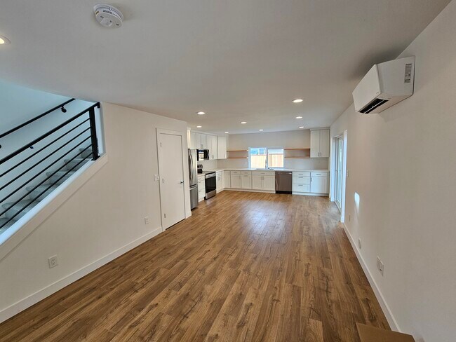 Building Photo - 10539 Phinney Ave N