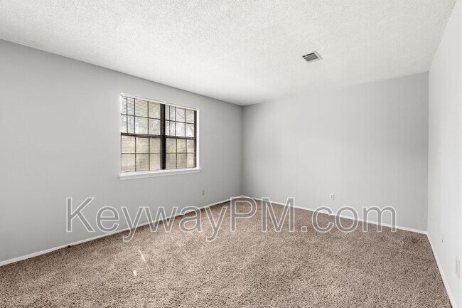 Foto del edificio - 4589 Hickory Dr