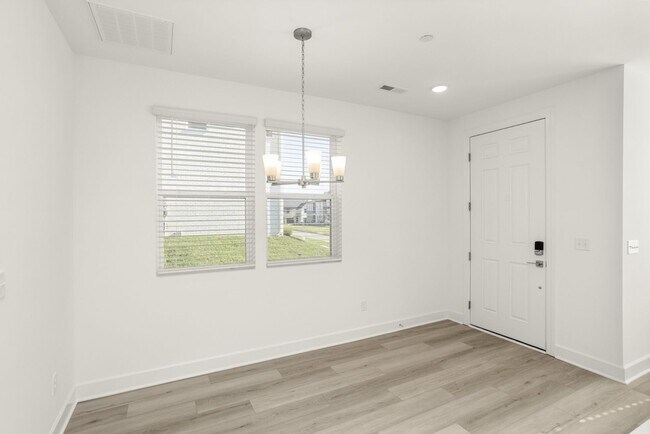 Foto del edificio - 320 Lynwood Station Blvd