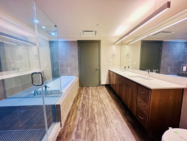 VAN 1105 Bathroom view 2 - Vantage