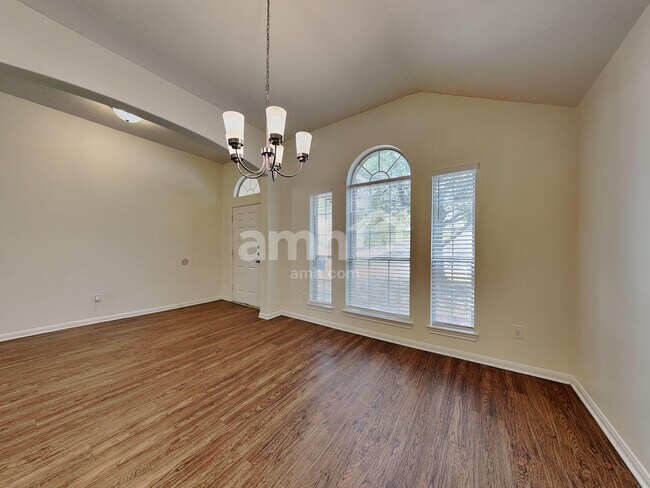 Foto del edificio - 2543 Fox River Ln