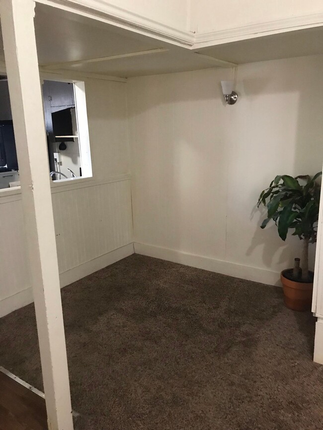 Building Photo - 435 S 400 E