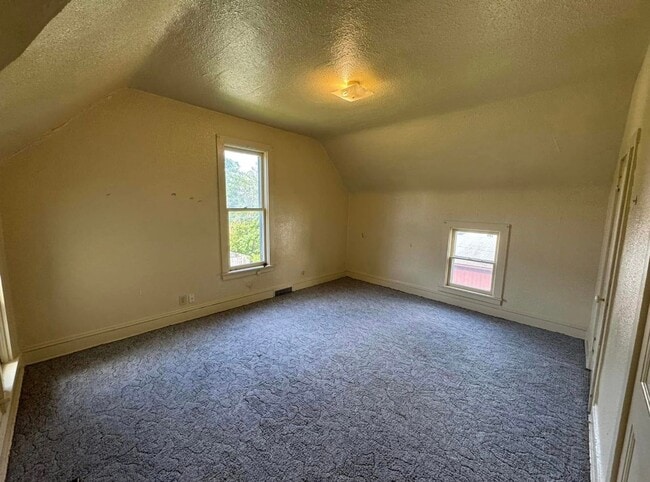 Building Photo - 319 South 20th Street