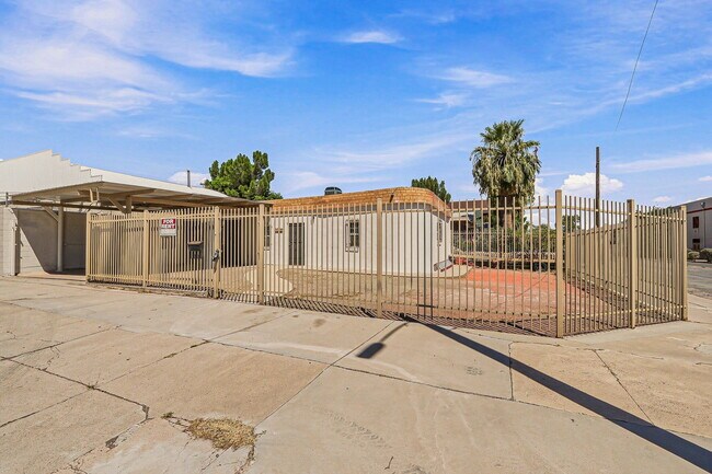 Foto del edificio - 3701 Hueco Ave