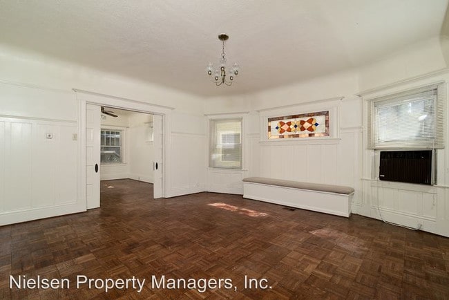 Building Photo - 520 13th St