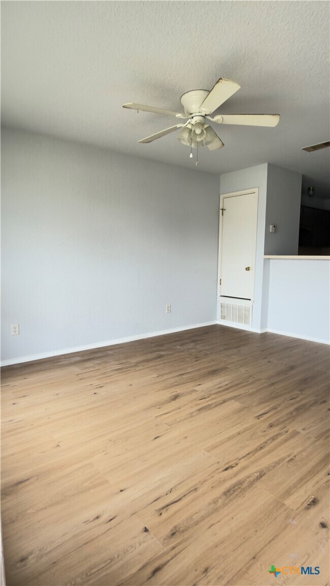 Building Photo - 4409 Jeff Scott Dr