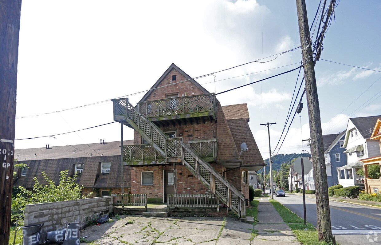 Foto del edificio - 400 Eleanor St