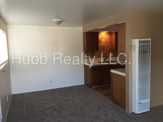 Building Photo - 423 Moran St