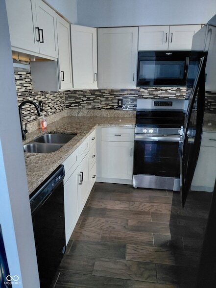 Building Photo - 4454 Greenmeadow Cir